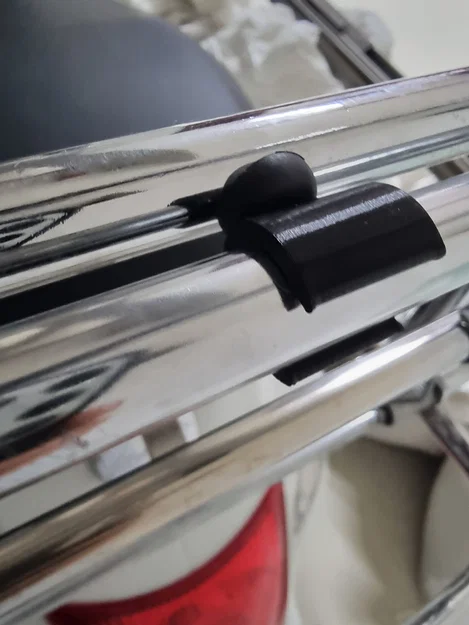 Kẹp giữ baga Vespa & Bushing baga Vespa (Vespa rack hold down clip/bushing) - Image 7