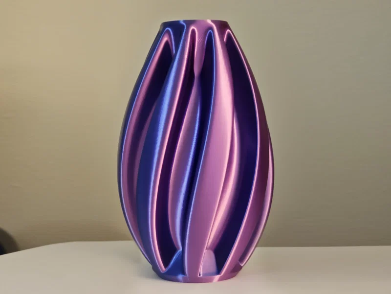 Bình Hoa Gân Nổi (Ribbed Vase) - Image 1