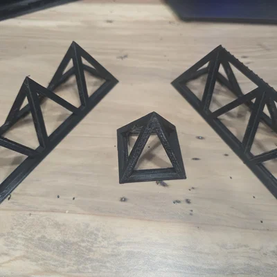 Painting Triangles (Bộ kê sơn kèm giá đỡ)