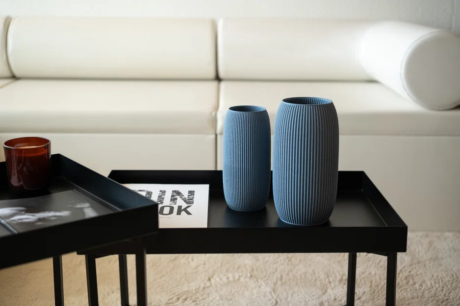 Bình hoa thanh lịch với họa tiết gân nổi - Image 1