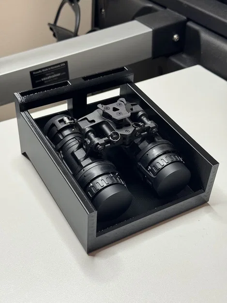 SecureIt Shelf – Kệ chắc chắn cho ống nhòm - Image 1