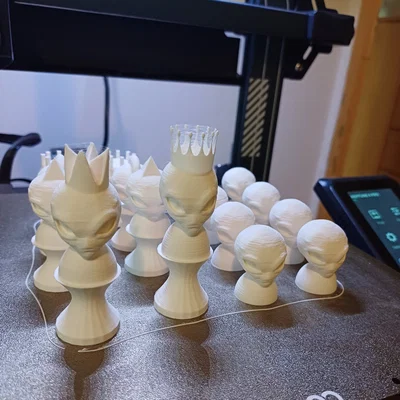 Bộ quân cờ vua Alien Head (Người ngoài hành tinh) in 3D độc đáo