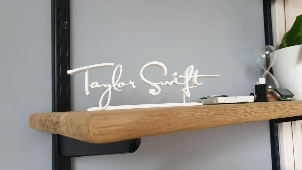 Logo chữ ký Taylor Swift 3D – đồ trang trí - Image 3