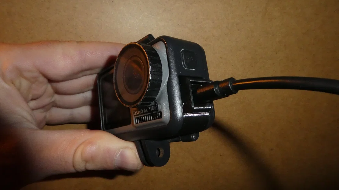 Nắp che USB/MicroSD chống mưa bụi cho DJI Osmo Action khi đạp xe - Image 2