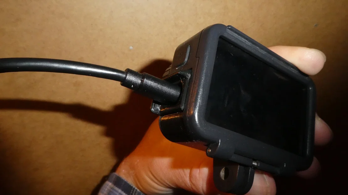 Nắp che USB/MicroSD chống mưa bụi cho DJI Osmo Action khi đạp xe - Image 3