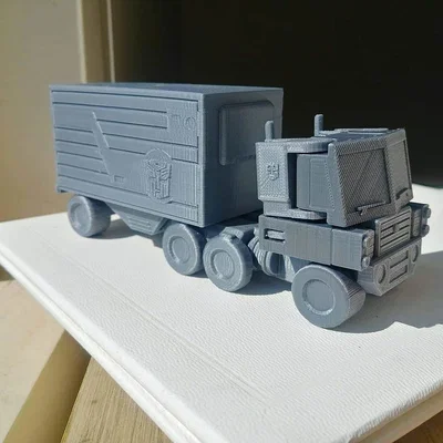 Optimus Prime biến hình (in 1 lần nguyên khối, không cần support)