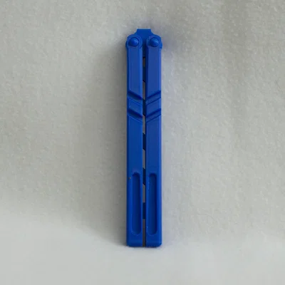 Dao bướm (Butterfly knife) tập luyện lưỡi giả