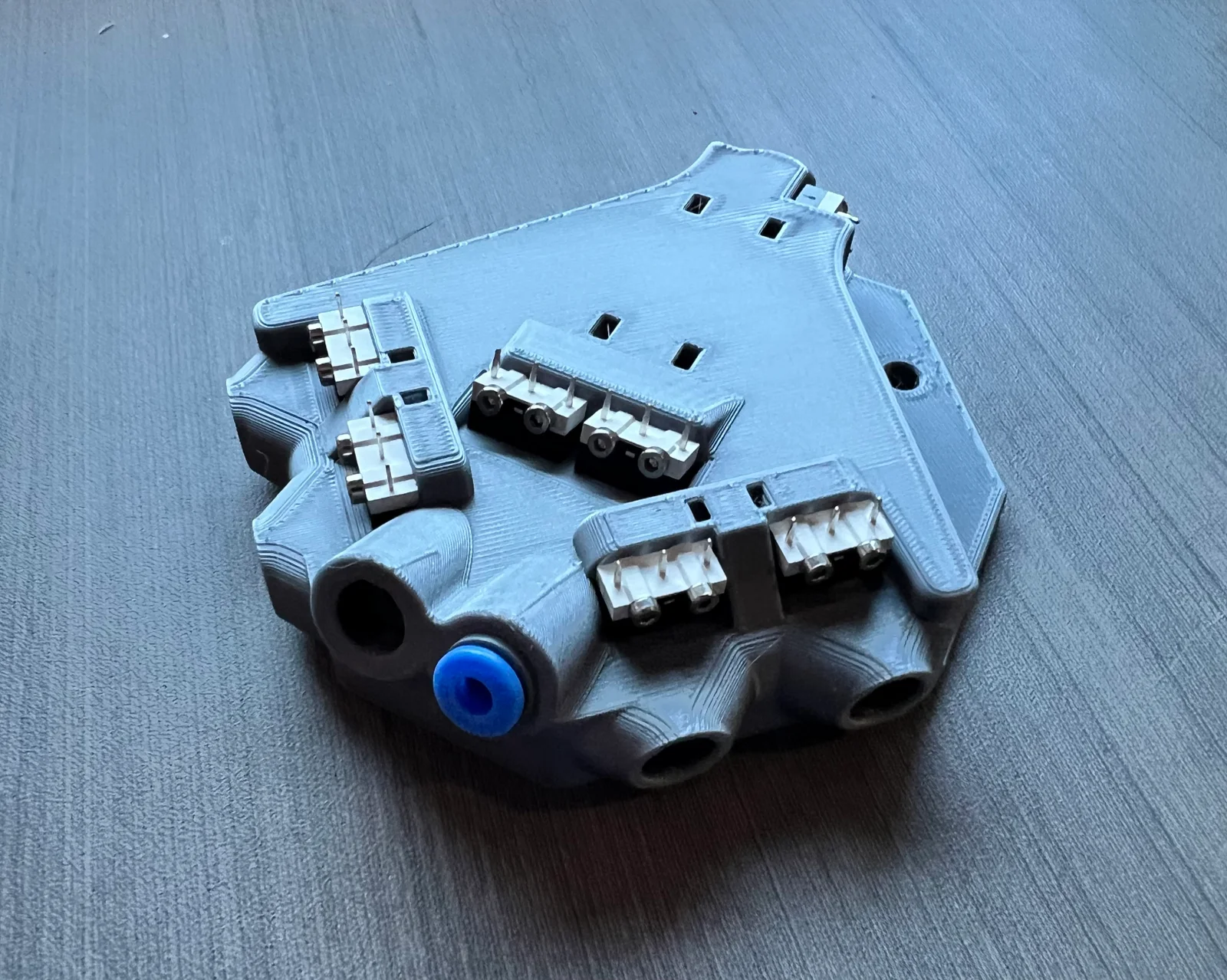 Bộ Hub 6-vào-1 cho máy in 3D tích hợp cảm biến sợi nhựa 1