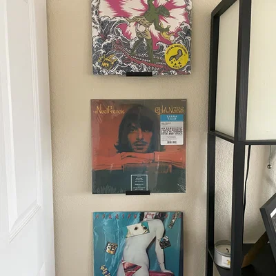 Giá treo đĩa than gắn tường (Vinyl Record Holder) - Đẹp và Tối giản