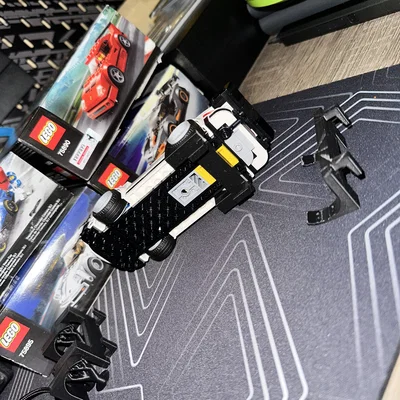 Giá Treo Tường IKEA SKÅDIS Cho Mô Hình LEGO Speed Champions