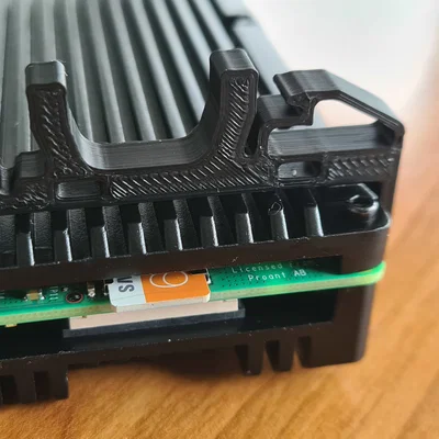 Ngàm gắn Raspberry Pi 4 Armor Case lên thanh DIN rail