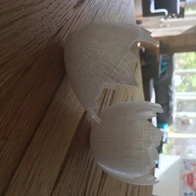 Mô hình quả trứng vỡ 3D (Broken Egg) độc đáo cho ngày lễ Phục sinh