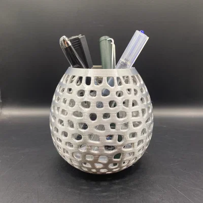 Ống cắm bút thiết kế Voronoi in 3D cho bàn làm việc gọn gàng