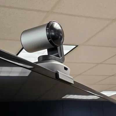 Giá treo camera Logitech PTZ Pro 2 gắn tivi tiện lợi