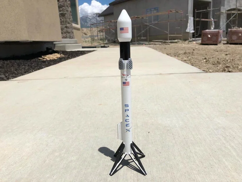 Tên lửa mô hình Falcon 9 (Falcon 9 Model Rocket) - Image 1