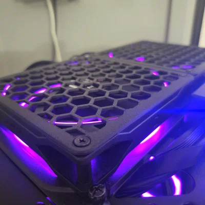 Lưới chắn quạt Thermaltake Tower 300 (140mm) cho PC - Fan Guard Grill