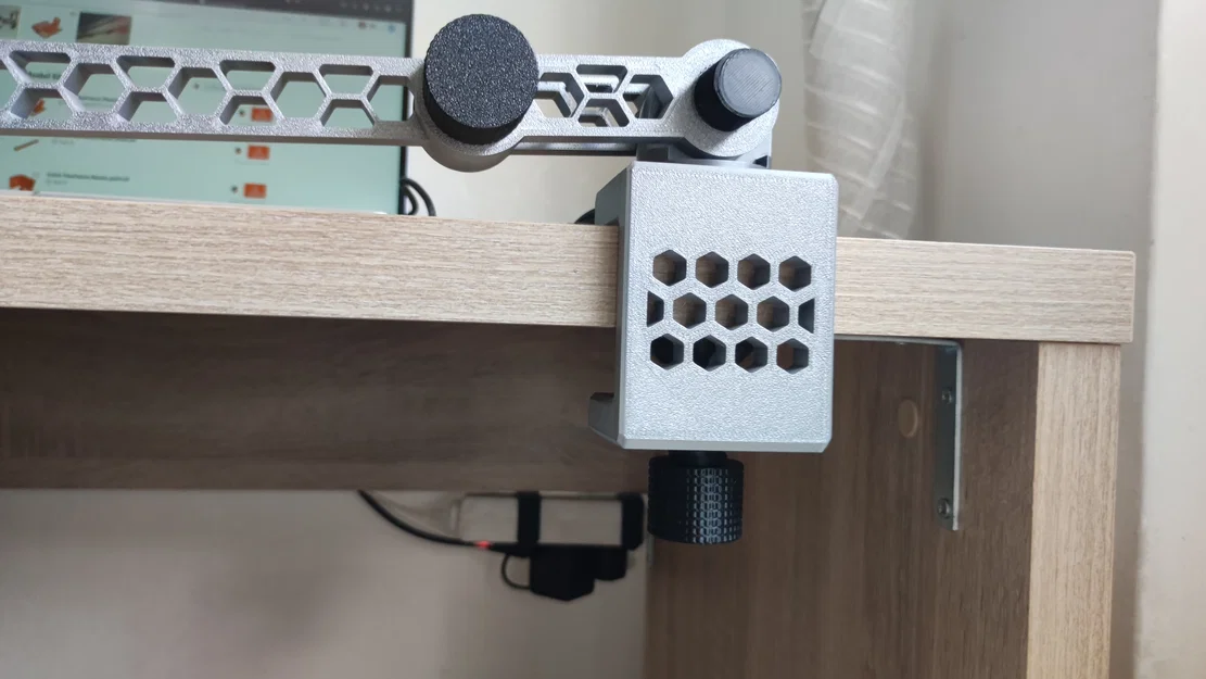 Đế kẹp bàn thiết kế tổ ong (Honeycomb) cho giá đỡ 3D - Image 1