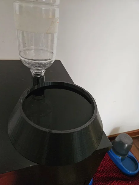 Bát nước cho thú cưng tự châm với ngàm gắn chai nước ngọt (PET Bottle) - Image 1