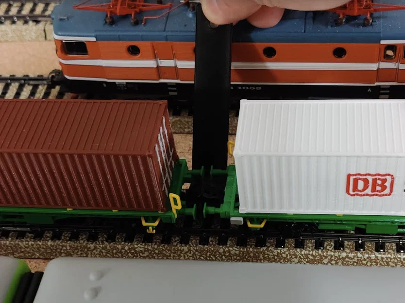 Dụng cụ tách toa xe lửa Märklin H0 in 3D tiện lợi - Image 2