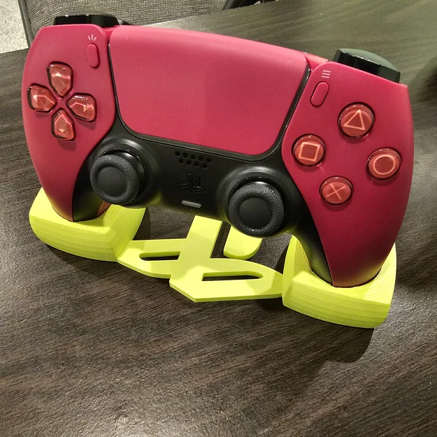 Giá đỡ tay cầm PS5 thiết kế tối giản với logo PS ấn tượng - Image 1