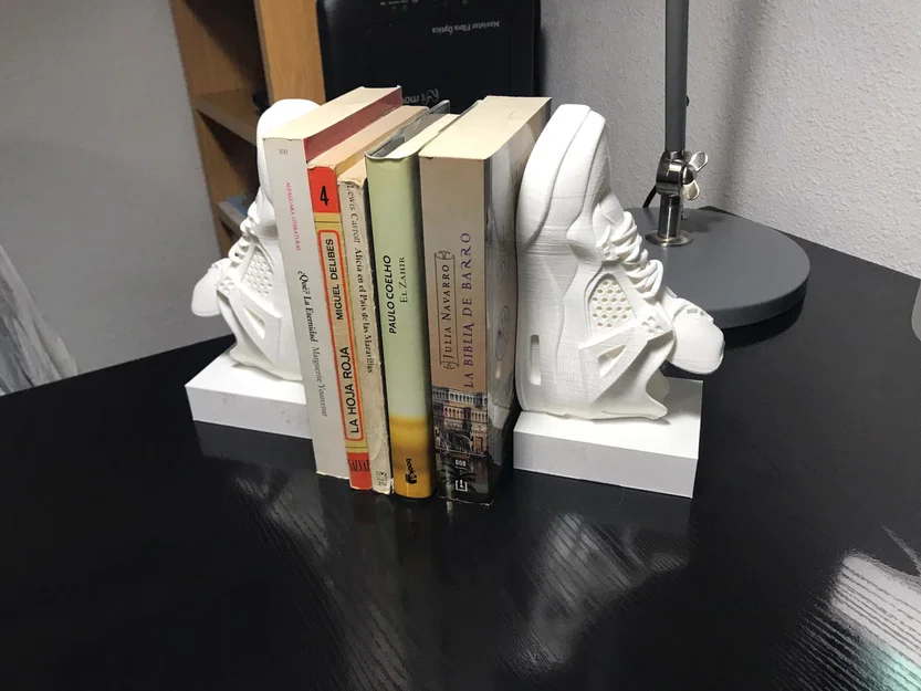 Kẹp/Chặn Sách Jordan (Jordan Book Holder) - Image 1