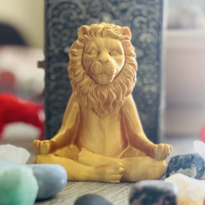 Tượng Sư Tử Thiền Định (Meditating Lion Sculpture)
