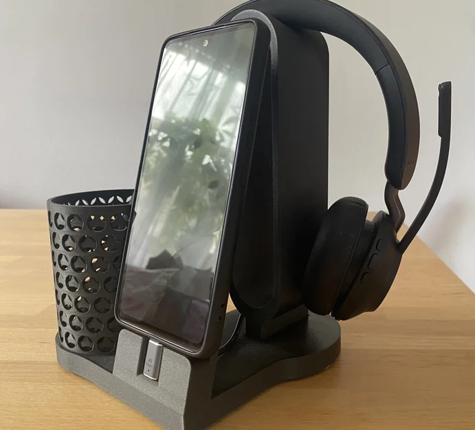 Khay sắp xếp bàn kèm bộ sạc điện thoại (Table Organiser with Phone Charger) - Image 1