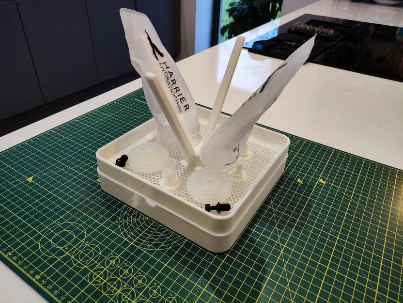 Giá sấy bình mềm Harrier gấp gọn (Collapsible Harrier Soft Flask Dryer) - Image 1