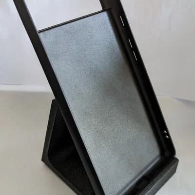 Giá đỡ điện thoại để bàn - Phụ kiện in 3D tiện lợi và chắc chắn