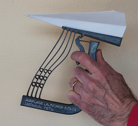 Bệ phóng máy bay giấy in 3D một mảnh (One-piece Paper Airplane Launcher) - Image 1