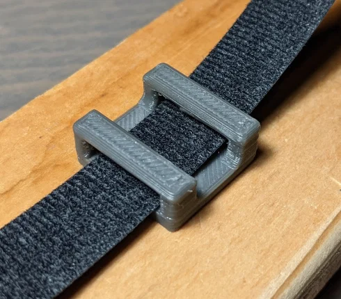 Velcro Strap Anchor (Móc neo dây Velcro) - Image 1