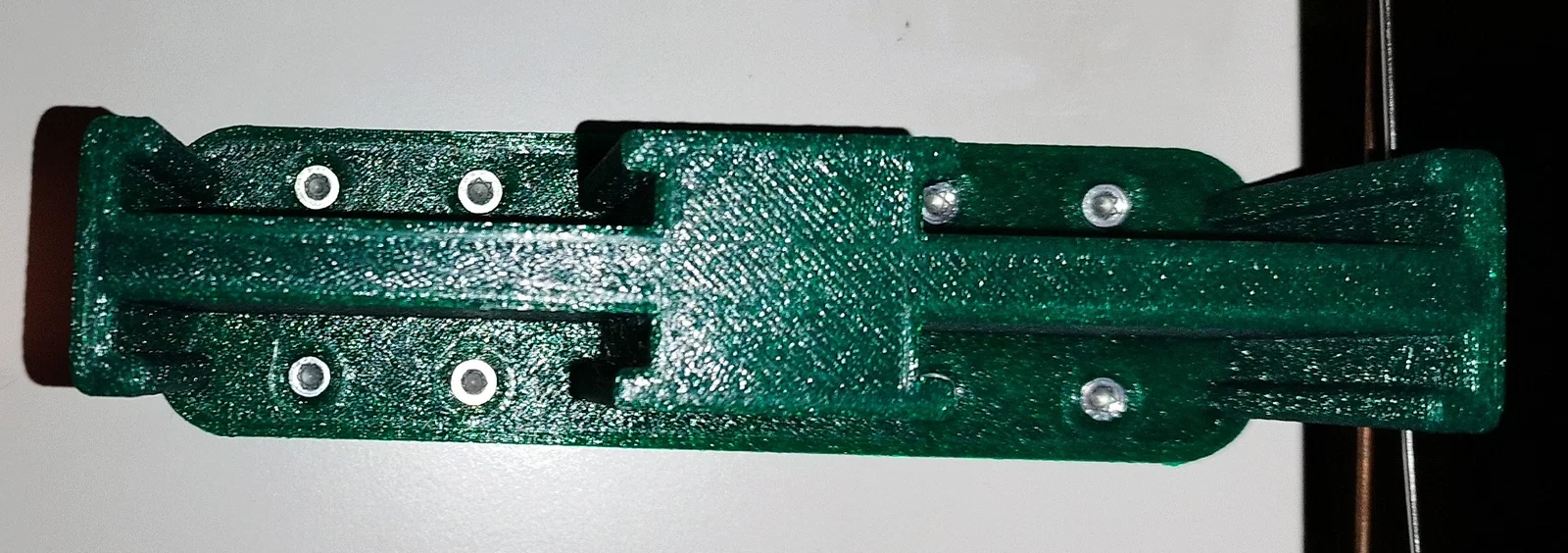 Giá treo pin Bosch Professional 18V tự in 3D siêu gọn - Image 1