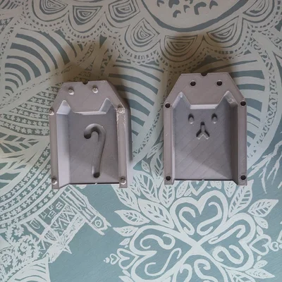 Khuôn làm nến hình mèo (Mold for a cat candle)