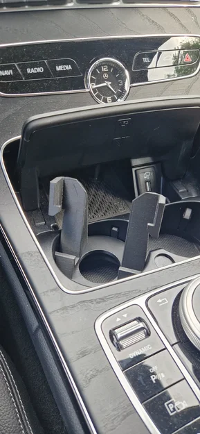 Giá đỡ điện thoại tiện lợi lắp đặt trong khay để ly xe hơi - Image 1