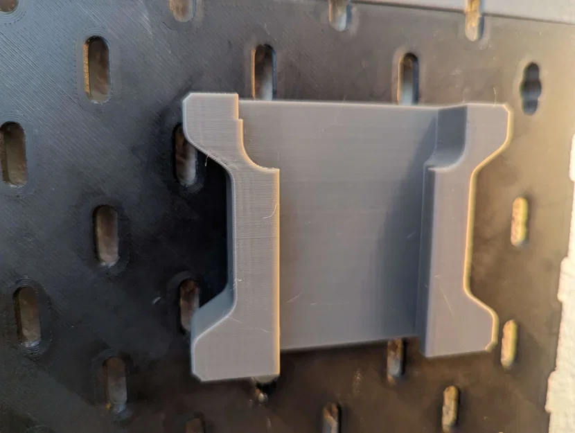 Giá treo pin Milwaukee M18 (có/không khóa) cho Skadis/Pegboard - Image 2