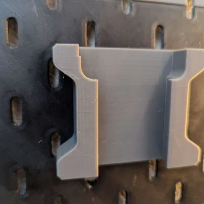 Giá treo pin Milwaukee M18 (có/không khóa) cho Skadis/Pegboard