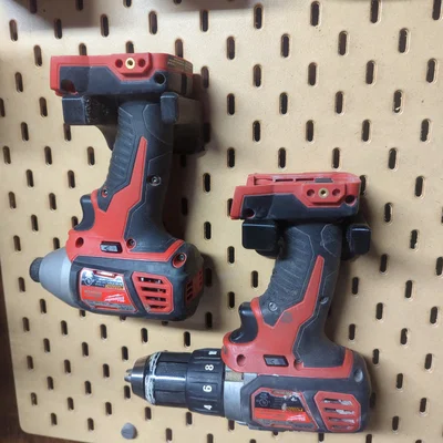 Giá đỡ máy khoan Skadis Drill Mount cho bảng treo dụng cụ