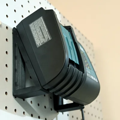 Giá treo sạc pin Makita DC18SD cho Pegboard & tường