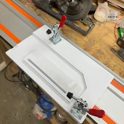 Đế trượt máy cưa đĩa Milwaukee M18 biến hình thành máy cưa ray