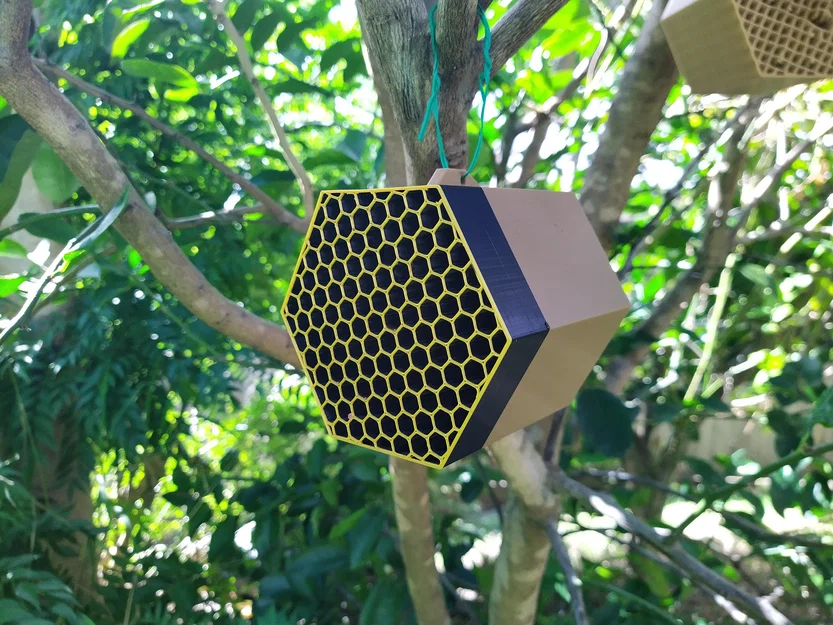 BEE HOTEL – Nhà cho ong treo cây (BEE HOTEL) - Image 1