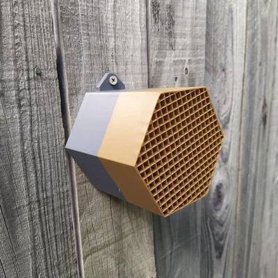 BEE HOTEL – Nhà cho ong treo cây (BEE HOTEL)