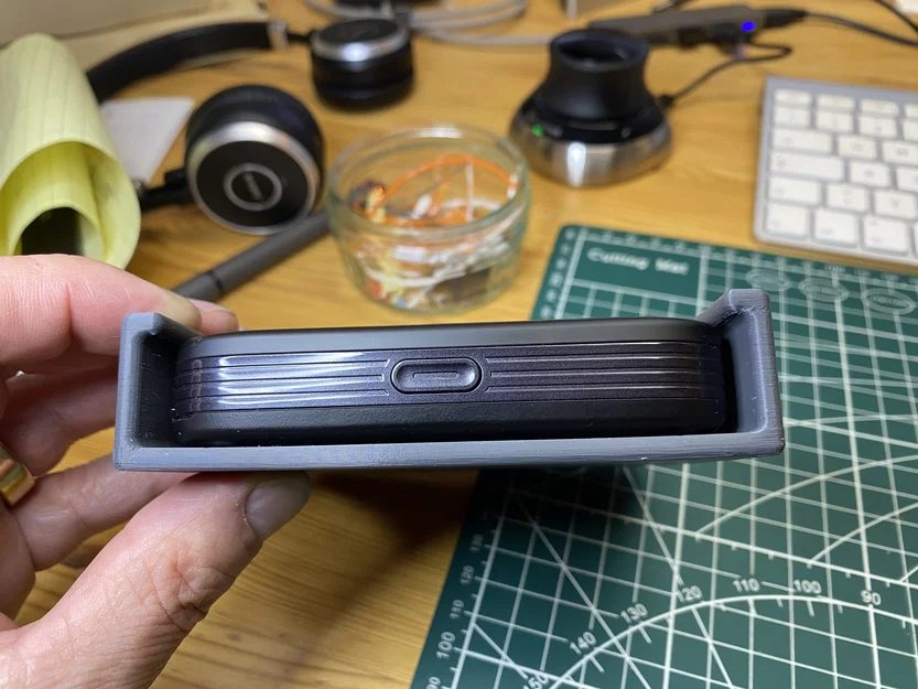 Giá treo tường cho Netgear Nighthawk M6 - Image 5