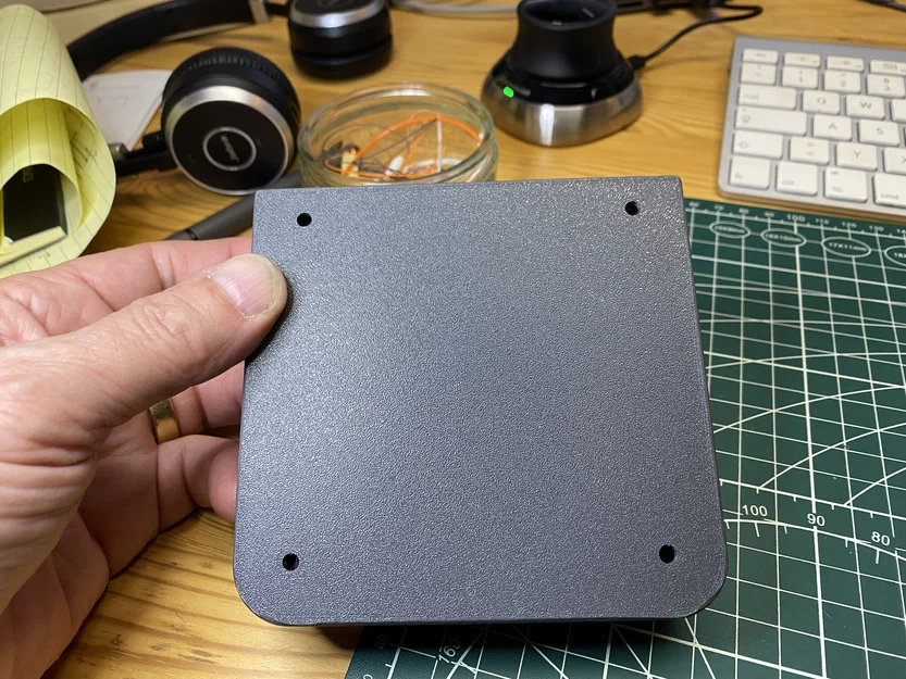 Giá treo tường cho Netgear Nighthawk M6 - Image 7