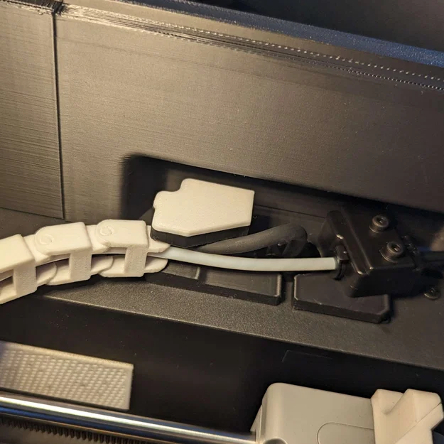 Nắp che cố định dây dẫn cho Flashforge Adventurer 5M (AD5M) - Image 1