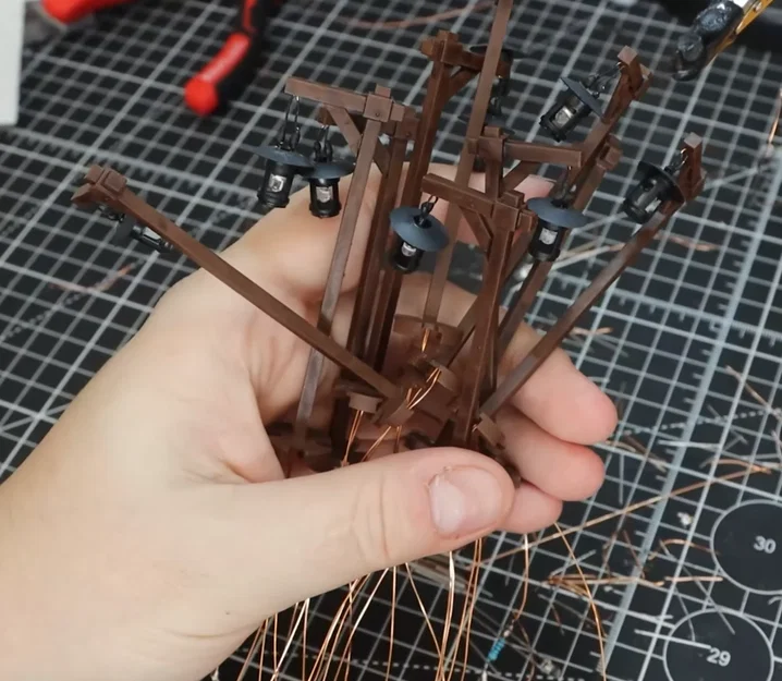 Trụ đèn Diorama (Diorama Lamp Post) - Image 3