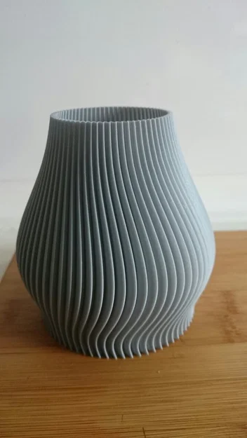 Bình Hoa Gân (Ribbed Vase) - Image 2