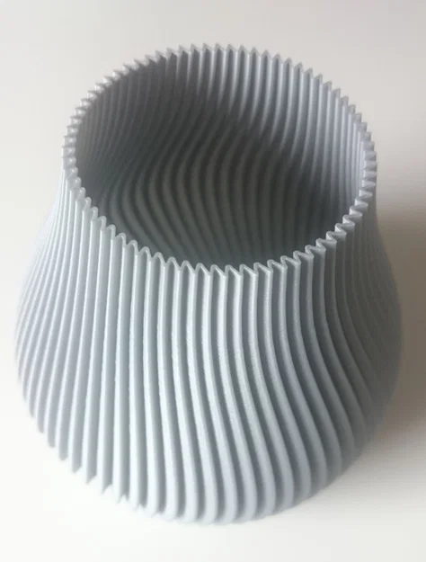 Bình Hoa Gân (Ribbed Vase) - Image 7