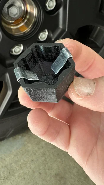 Gai chụp ốc bánh xe Cybertruck (Cybertruck Lug nut cover spike) - Image 2