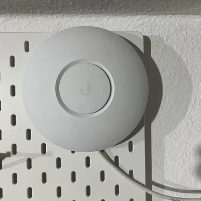 Plate gắn Skadis Universal cho Unifi UAP AC Lite (Mount Plate)