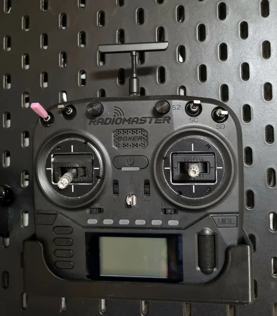 Giá treo Radiomaster Boxer cho Ikea Skadis - Image 1